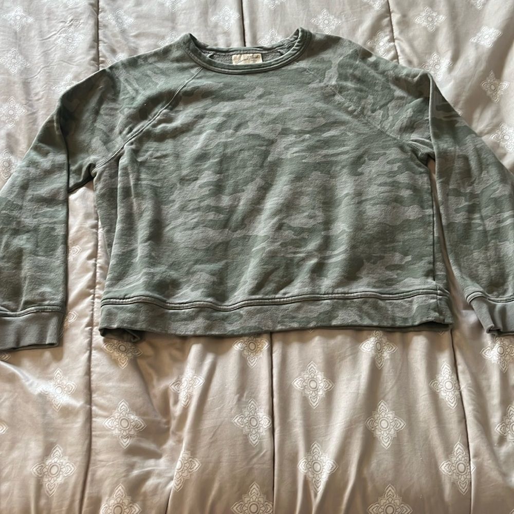 Universal Thread Women's Camo Cotton Pullover